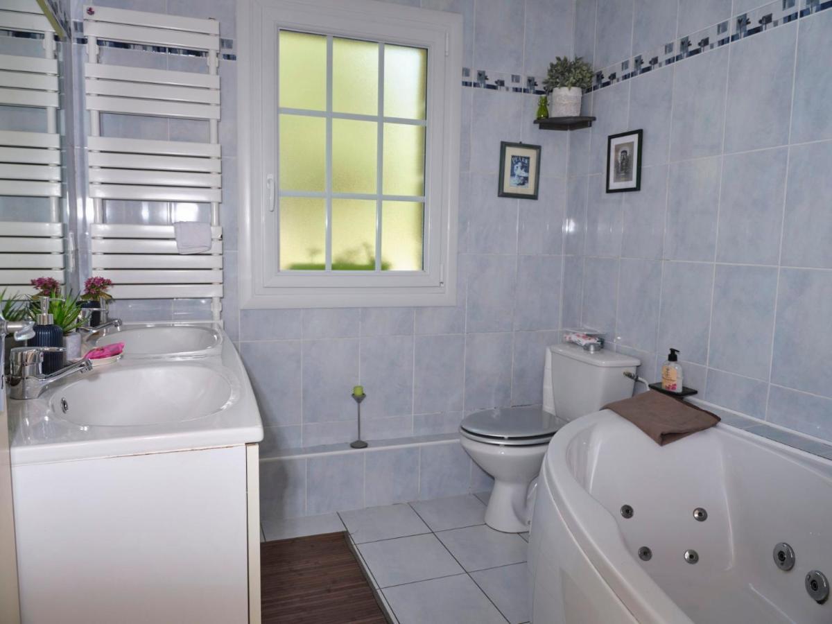 Les Roses Bed and Breakfast Santec Εξωτερικό φωτογραφία